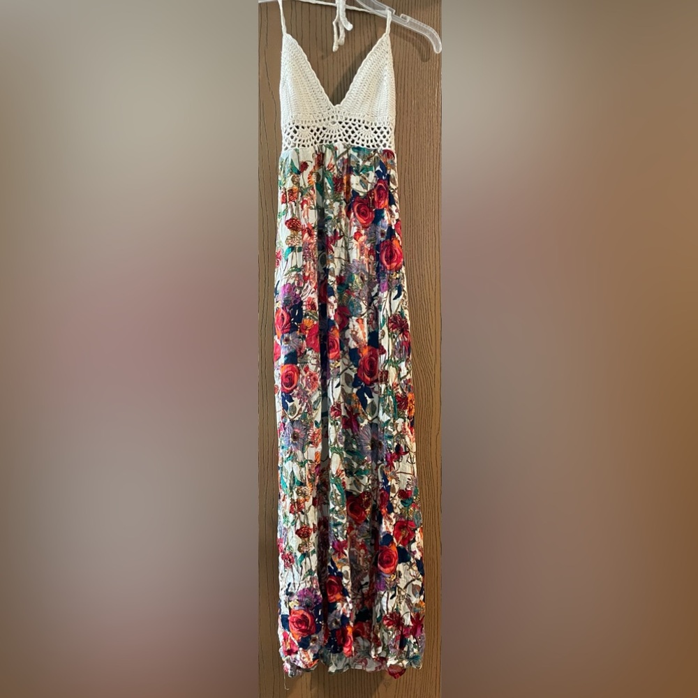 SELFIE COUTURE DRESS Floral crochet halter top maxi dress M/L has stretch - Picture 5 of 12